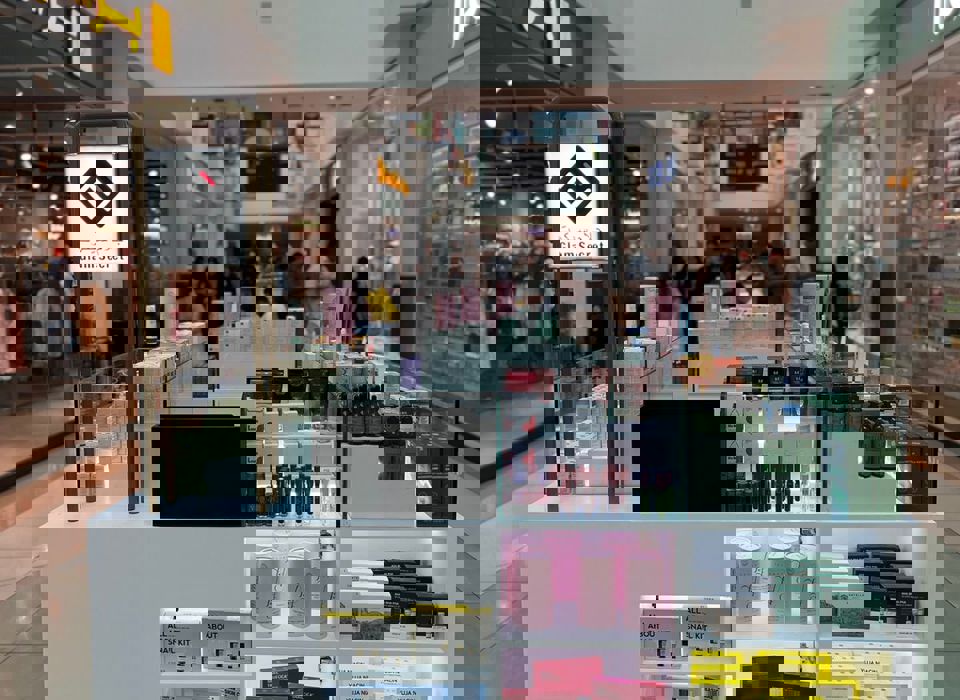 Store image 1